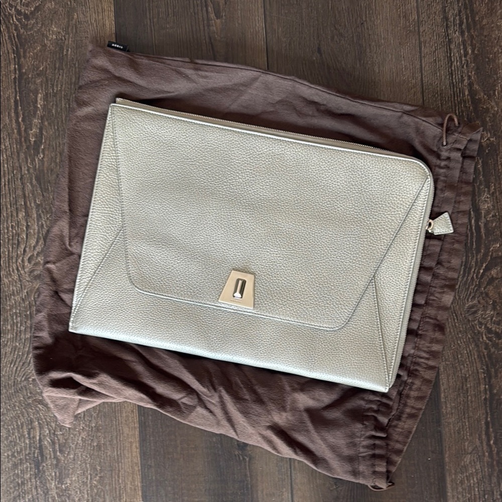Akris Silver Gray Clutch with Sleek Minimalist Design